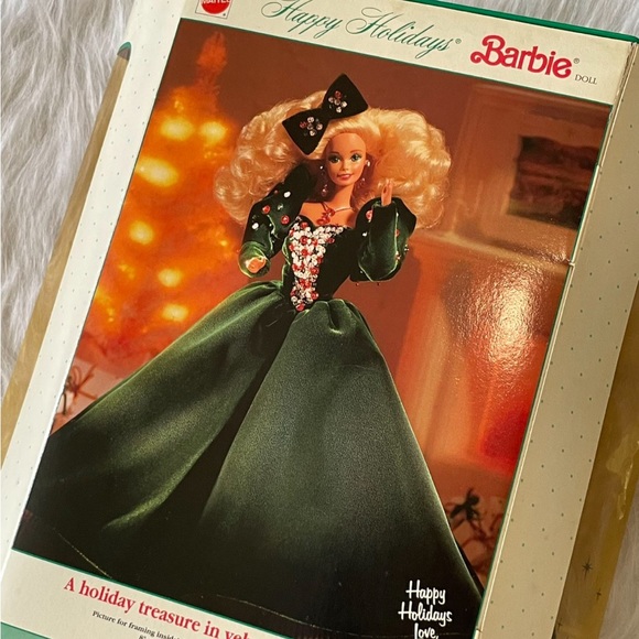 Barbie Special Edition Happy Holidays Collectors
Item - Picture 2 of 4